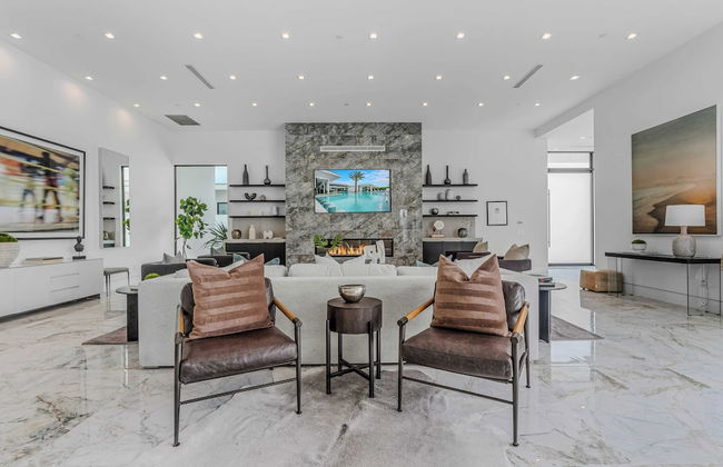 Villa Sleeps 17 w/ Pool, Firepit, Putting Green Bravo Villa 3 by Avantstay - Foto 50