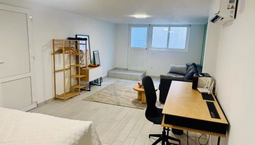 Tropical Garden Home - Cozy Ground Floor Stay - Foto 5