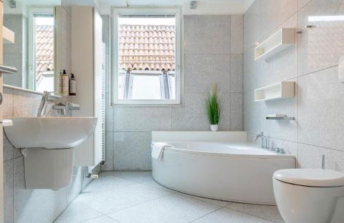 Artist House - Photo 22