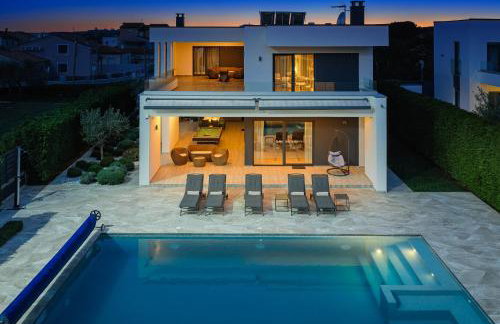 Villa Ula in Pula with heated pool, sauna & private tennis court - Photo 45