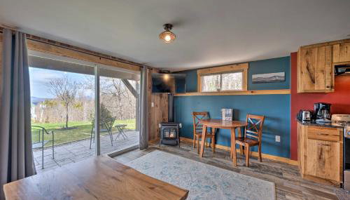 Slopeside Burke Mountain Condo with Fireplace! - Foto 5