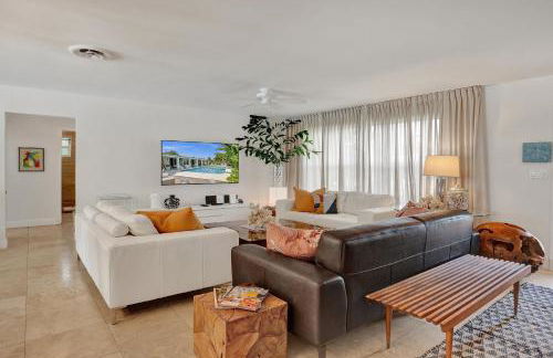 New! Waterfront Heated Pool, Fishing Pier, Designer Touches, 2mi to Beach - Photo 52