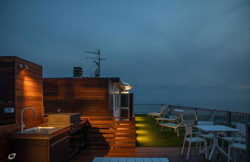 Beachfront Penthouse with private parking - Foto 45