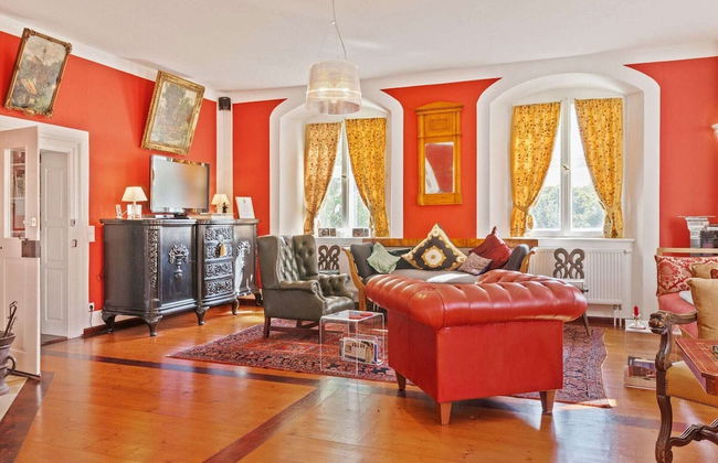 Lavish Castle in Riedenburg with Garden near Lake - Foto 8