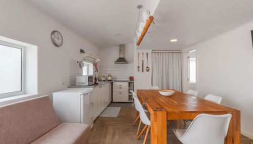 Between Mountain And Sea - Foto 3