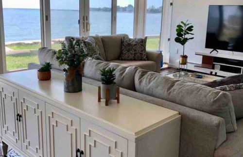 Direct Waterfront 4 Bedroom Beach House With Stunning LI Sound Views & Private Beach - Foto 11