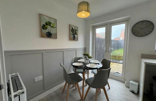Bolehyde House, Sleeps 6, 3 Bedrooms, North Swindon location, Parking - Foto 21