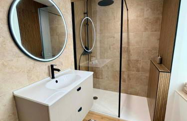 Le salon des voyageurs - Appartement au coeur du Centre Historique de Dole avec Terrasse - Foto 8