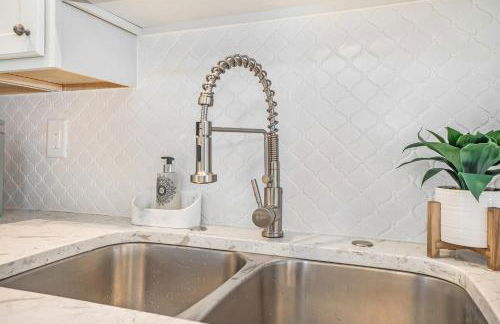 Newly Renovated Cottage 5 mins from Beach! - Foto 10