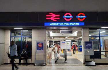 London Wembley Luxury Stay 2BR Apartment next to stadium with Free Parking - Foto 21