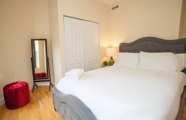 NEW 4 Bed 2 Full Bath Condo Near Back Bay - Photo 9