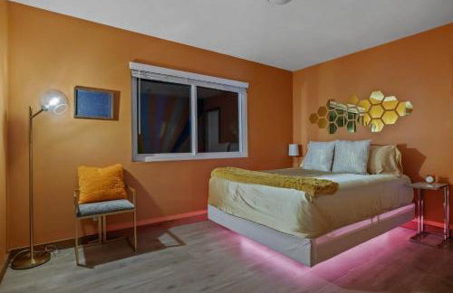 Neon Moon An Elevated Experience w Pool and Spa - Foto 47