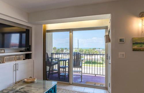Stunning Ocean Views STEPS from the Beach with Pool! Fabulous 4th Floor Studio! - Foto 16