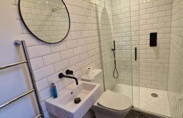 The Shrubbery-Superb Modern home-6 beds-sleeps 11 - Foto 12