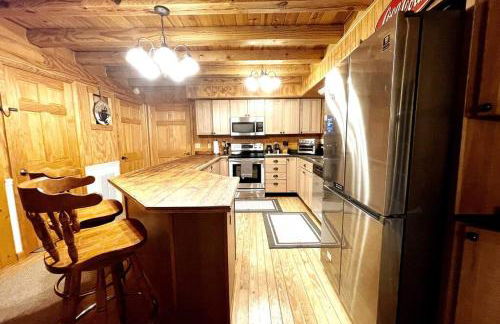 One of a Kind Rustic Log Cabin near Bryce Resort - Large Game Room - Fire Pit - Large Deck - BBQ - Foto 27