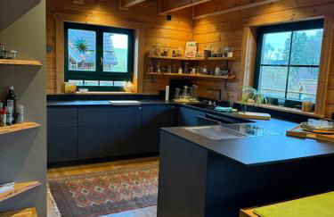 Blockbohlen HolzHaus mit Sauna, Outdoor Jacuzzi und BadeTeich - Foto 71