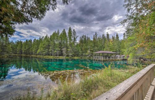 Updated Manistique Log Cabin, Yard and Fire Pit - Foto 25