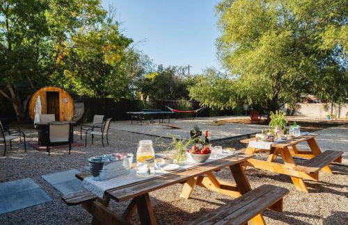 Midvale Station | Play•Relax•Repeat+ New King Bed! - Foto 18