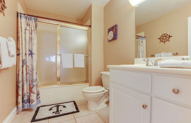 Comfortable Modern Condo with Amazing Ocean View from 750 sqft Balcony - Unit 0107 by RedAwning - Foto 14