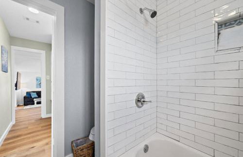 Unwind in beachside comfort with gorgeous views - Foto 36