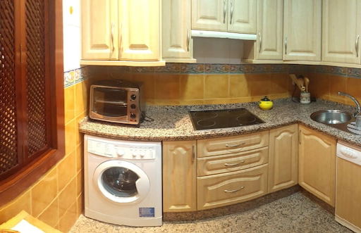 Piso junto a Jardines de la Victoria y Renfe - Photo 8