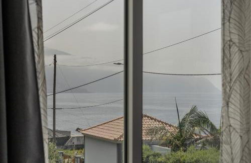 Coastal São Vicente Mountain & Sea View Hideaway with Free Parking - Foto 22