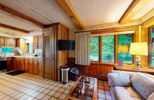 Lakefront Haven - Photo 18