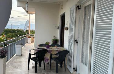 Lidas Golden View-All around veranda apartment - Photo 17