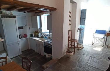 Traditional stone house with breathtaking view - Foto 11