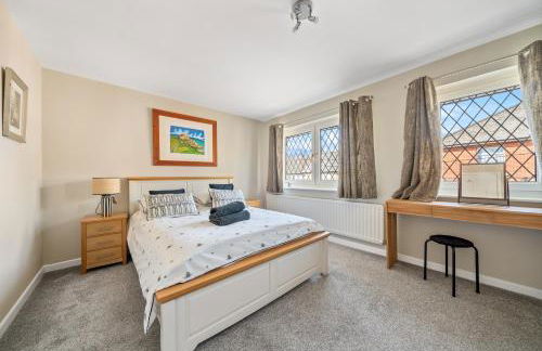 3BR Home with Hot Tub and Garden - Foto 4