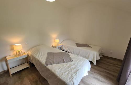 Maison tranquille avec jardin, proche Châteauroux, 4 ch., 3 sdb, terrasse, barbecue, parking - FR-1-591-358 - Photo 15