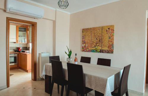 Ellie's Hospitality - Photo 15