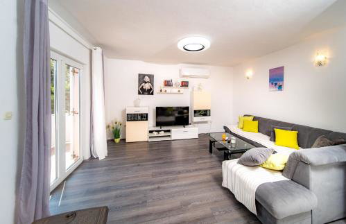 Apartments Lores - Photo 40