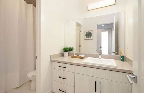 Luxury NEW Residence with Private Rooftop, Downtown in minutes - Foto 15