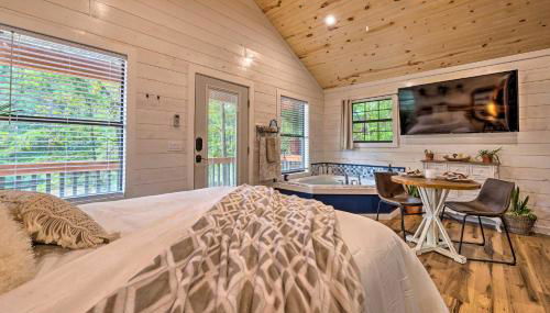 Romantic Broken Bow Cabin with Jacuzzi and Fire Pit! - Foto 4