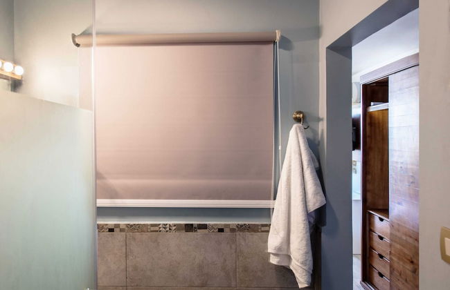 Xuru Stays I Jacuzzi Studio @ The Pyramids Free Airport Pickup - Foto 15