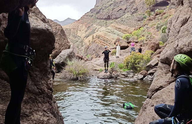 Descenso de cañones en el barranco de la Manta - Foto 5