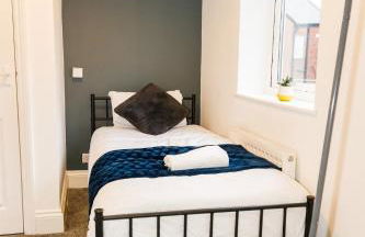 3 Bedroom Home Free Parking & WiFi Contractors Welcome! - Foto 17