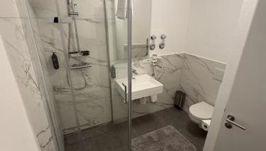 Große City Wohnung Rosenheim 4 Zimmer, 7 Betten - Foto 2