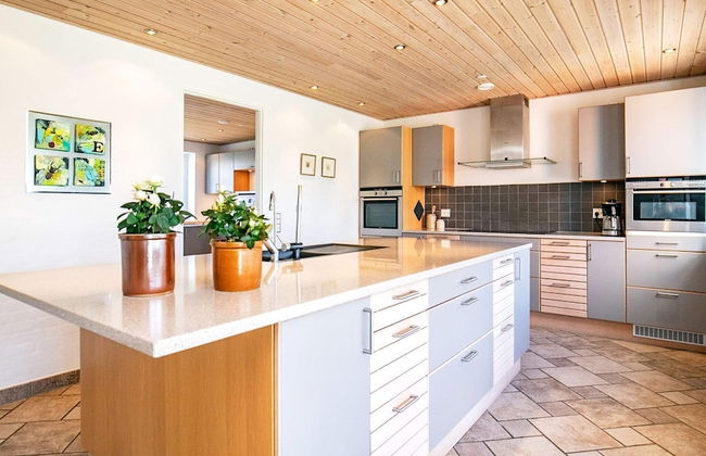 Luxurious Holiday Home in Hurup with Hot Tub - Foto 15