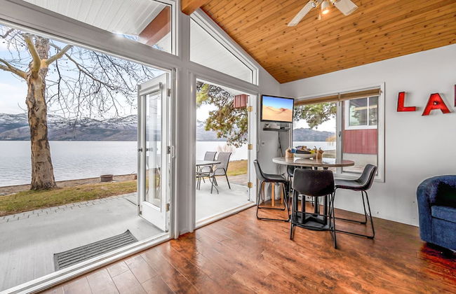 Beautiful Cozy Cabin on Lake Okanagan - Photo 17