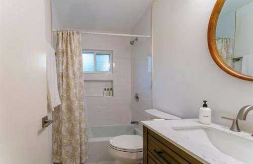 Cozy Austin Escape King and 3 Queens Family or Group - Foto 8