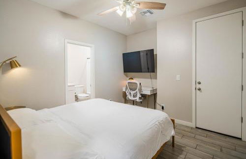 Serene 2BR Home with Premium Beds - Foto 76