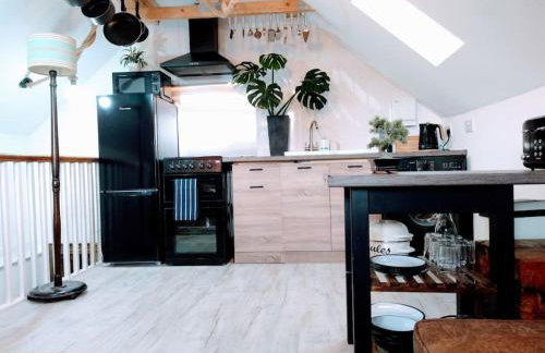 TAIL END: Bijoux Broads & Beach Base! Now with TV! - Photo 33