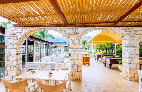 Yiannis Manos Hotel Resort - Foto 28