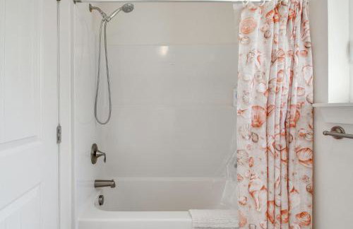 Spacious Bandon Getaway - 2 Blocks to Ocean! - Photo 24