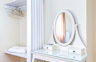 Cityscape Residence with a Patio - Foto 11