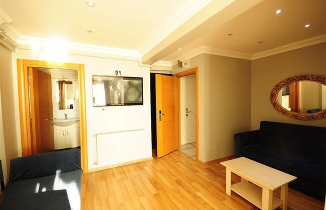 Sheriff Residence - Photo 29