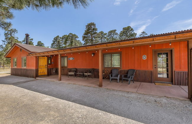 Spacious Canyon Peak Pine View Home Game Room Hot Tub - Photo 37