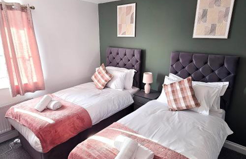 2ndHomeStays- Bilston- Contractors Friendly Townhouse - Foto 19